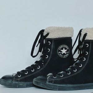 Converse Black Suede Wool Lined High Tops Size 8